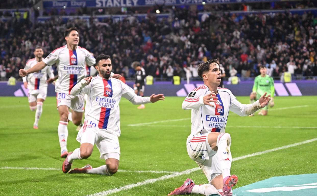 20岁葡萄牙新星世界波助里昂逆转斯特拉斯堡,终结2连败并升至法甲第4